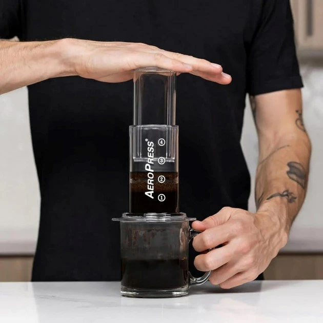 Ročni aparat za kavo AeroPress Clear, 250 ml, prozoren
