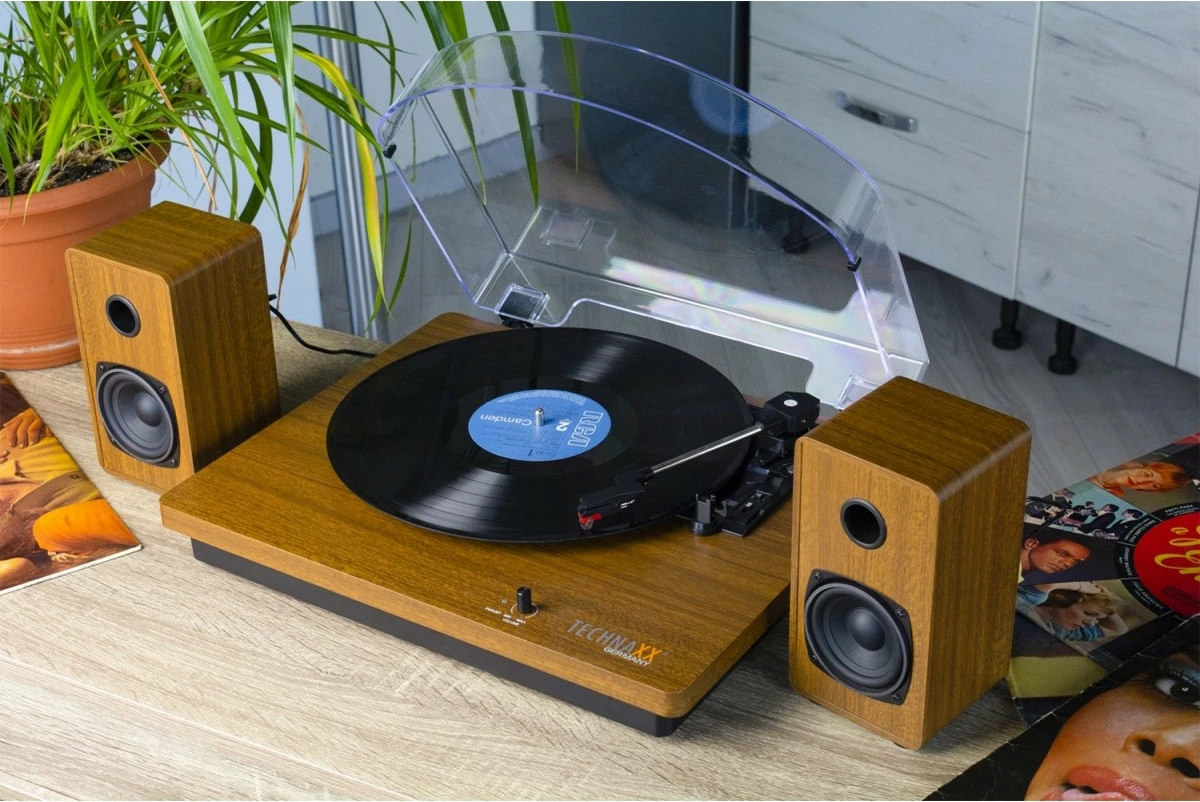 Gramofon z Bluetoothom Technaxx TX-188, 2 stereo zvočnika, les