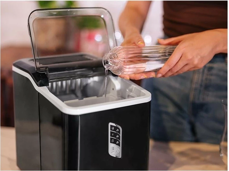 Elektronski aparat za led Lafe IceTwist Pro, 1,5 L, 12 kg/24 h, črn