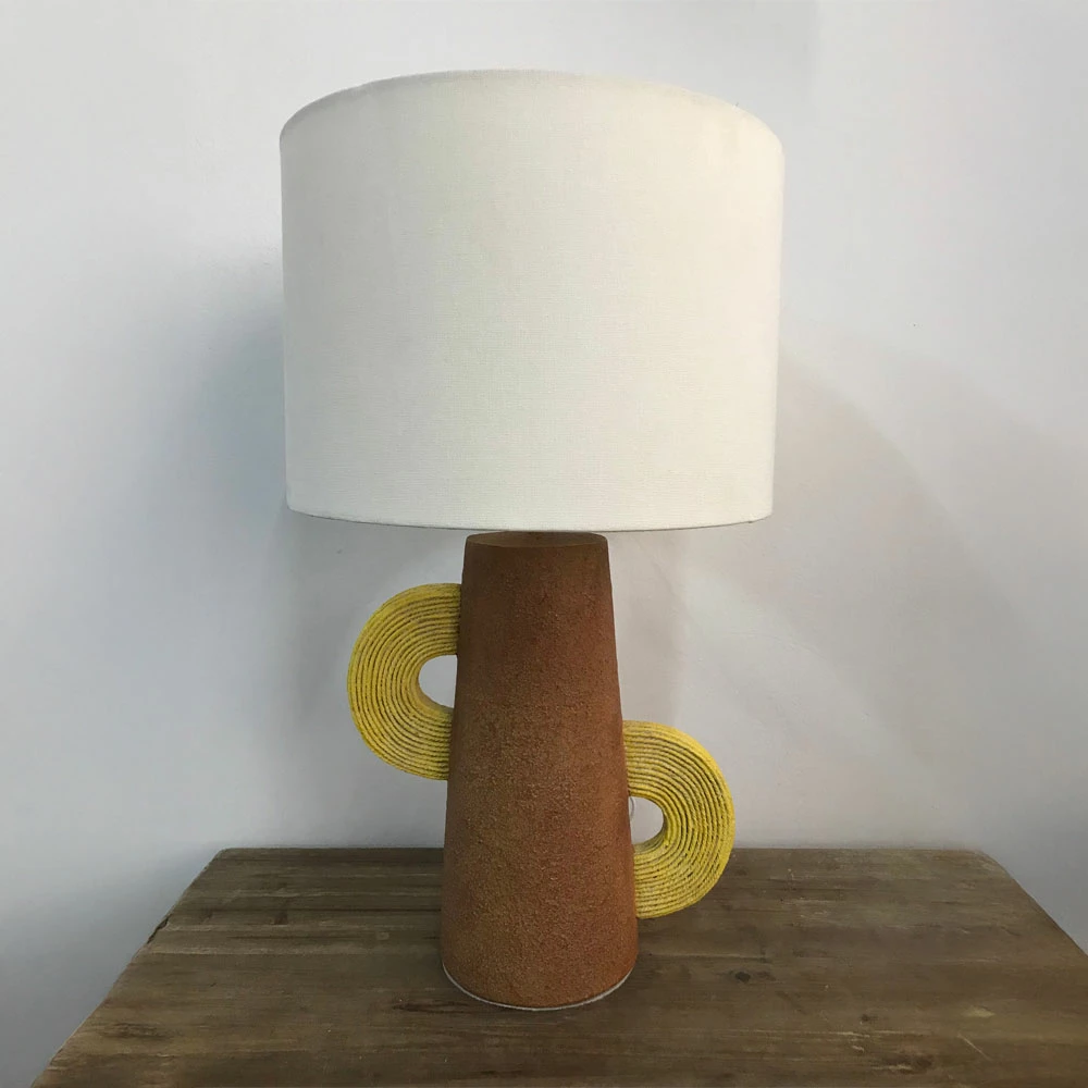 Namizna svetilka HATCUS, poliresin bež, tkanina bela, 30.7x30.7x52.5cm