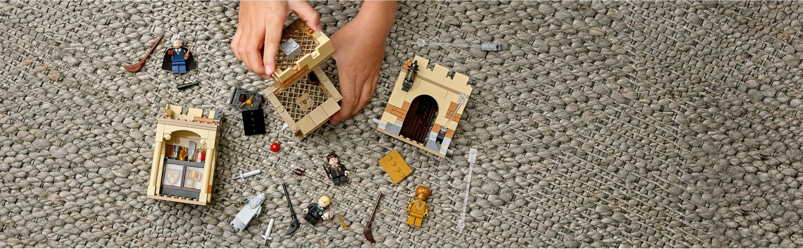 Set za sestavljanje - Prvi letalski pouk, LEGO Harry Potter Hogwarts™, 7+, 264 delov, večbarven