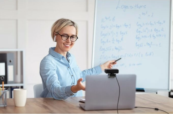 Kamera Full HD 1080P Kensington W2050, 30 fps, 2x, 93°, črno/siva, pokrov zasebnosti