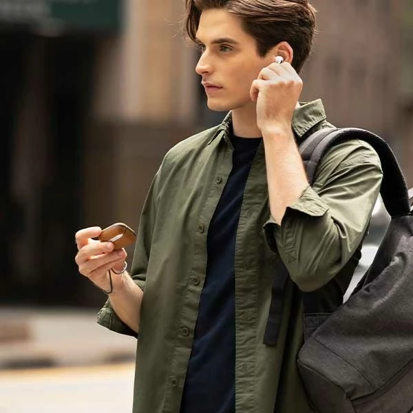 Zaščitna prevleka iz naravne usnje za AirPods Pro 2 UNIQ Terra, črna
