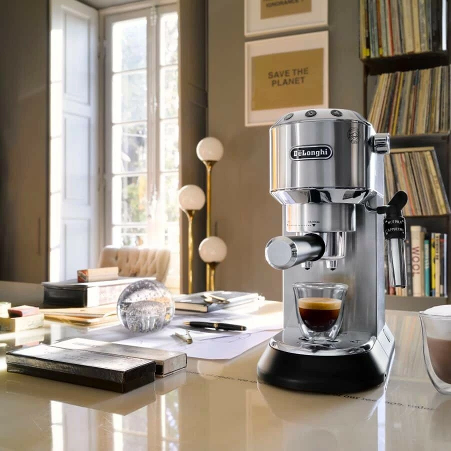 Aparat za espresso De’Longhi Dedica Style EC 685.M, 1,1 L, 1300 W, črn, metalik, srebrn