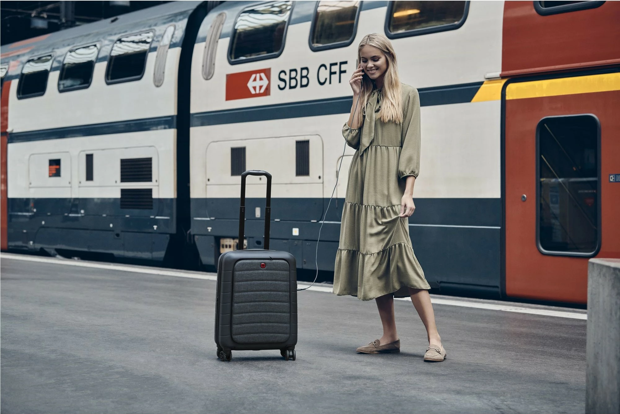 Potovalna ročna prtljaga z oddelkom za prenosnik, Wenger Syntry, črno/siva