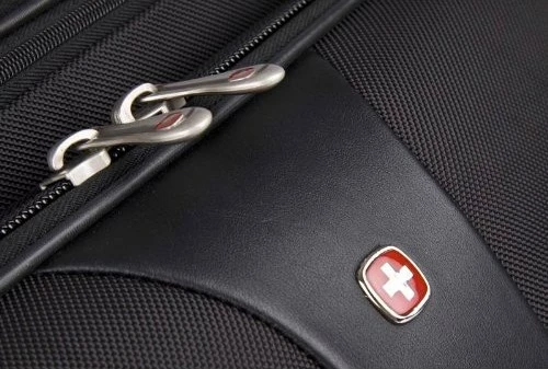 Poslovni komplet 2-delni, voziček 17-palcev z torbo za prenosnik 15,4-palca, Wenger Patriot, črn