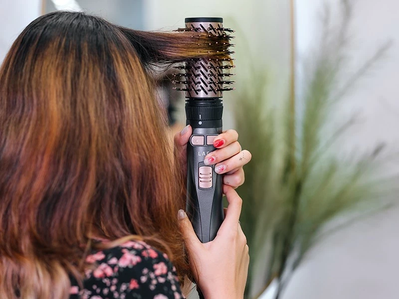 Stilist in sušilec las Lafe Sleek & Shine Styler, 1200 W, ionizacija, 2 nastavka, črno/medeno