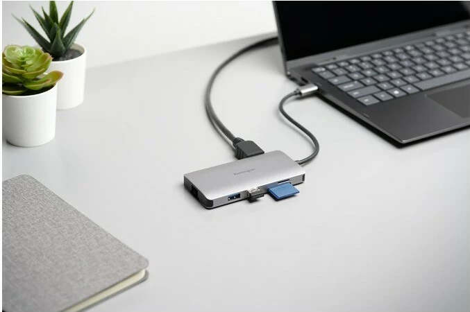 USB-C hub Kensington UH1400p, 85W, črn, srebrn