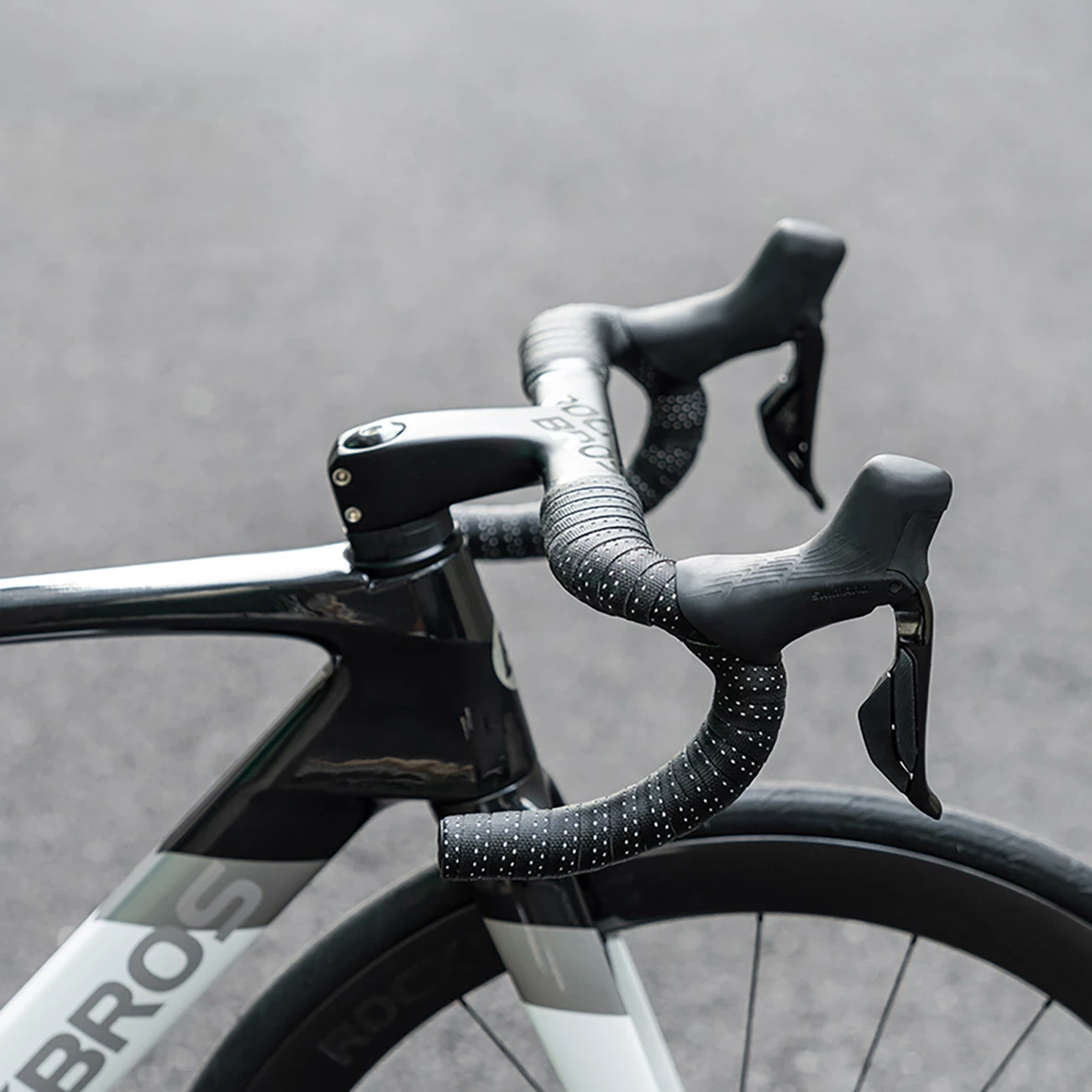 Trak za krmilo za kolo, Rockbros 71240004011, silikonski, črn, komplet 2 kosa