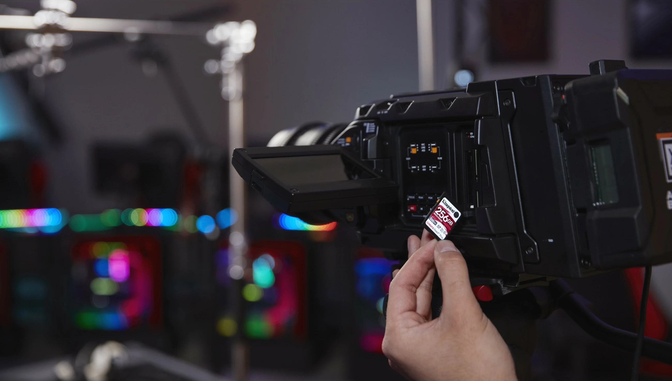 SD kartica 256 GB, Kingston Canvas React Plus, UHS-II, 300R/260W, črna