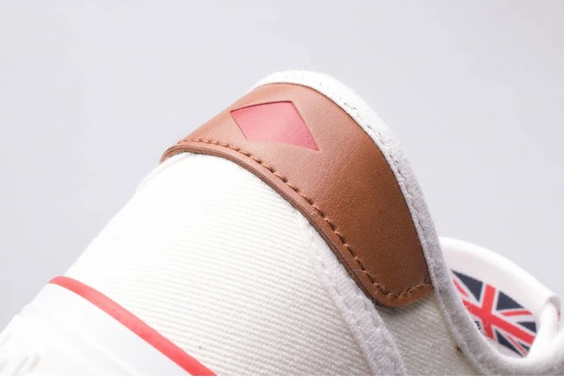 Superge, Lee Cooper, bele