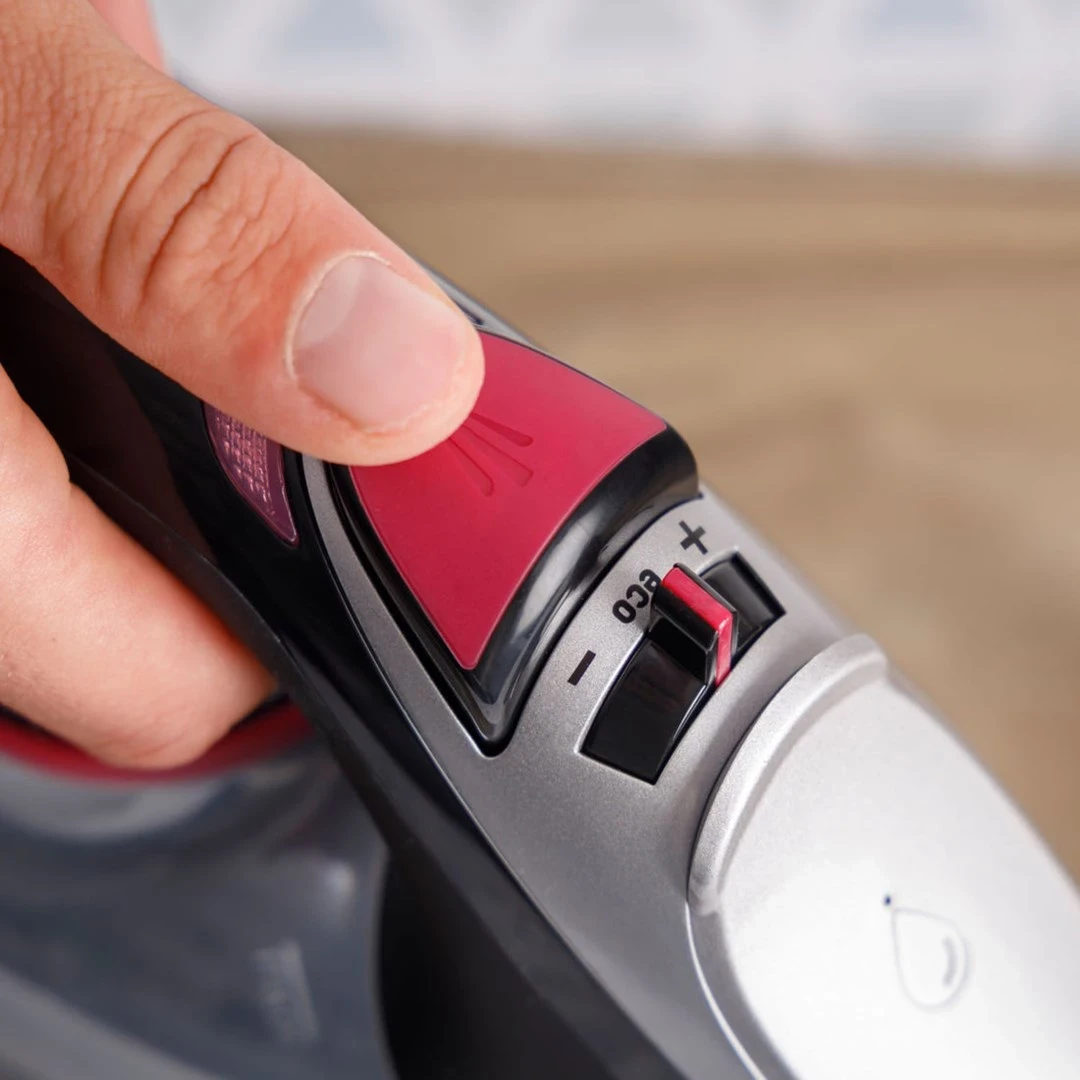 Parni/poletni likalnik s keramično ploščo Taurus Geyser Eco Easy 2800, 2800 W, črn