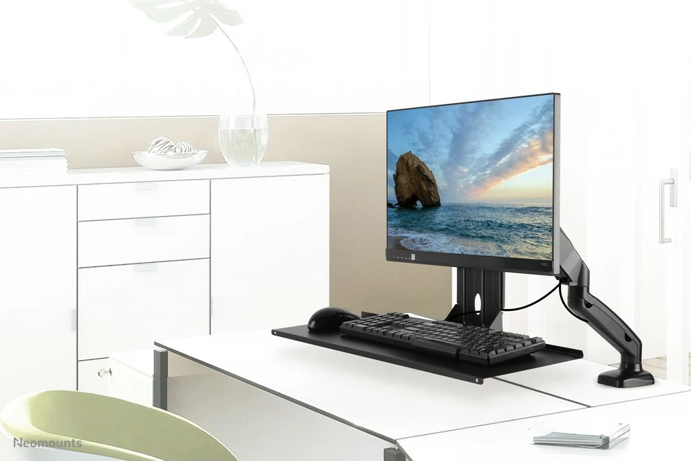Držalo za tipkovnico in miško Neomounts Newstar KEYB-V200BLACK, VESA 75x75/100x100, 65 cm, jeklo, črno