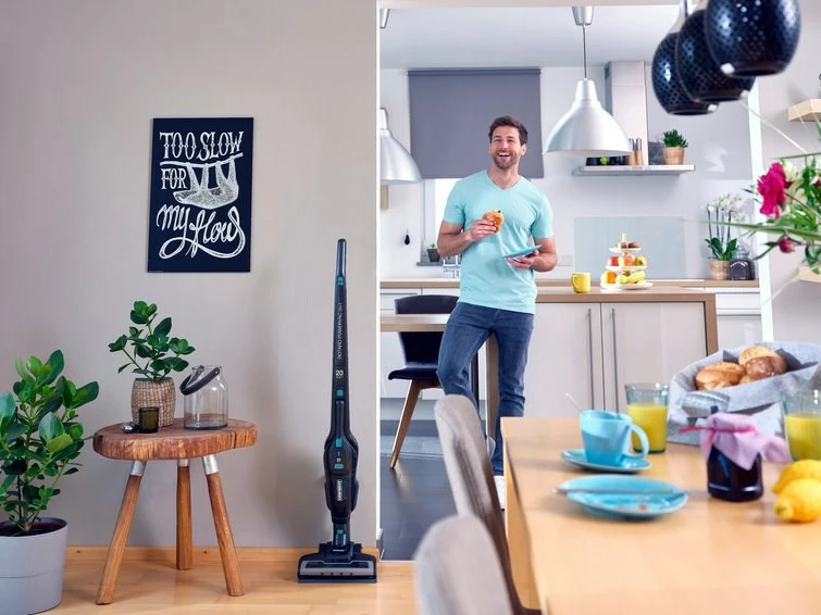 Sesalnik na baterijo 2in1, 20 V, brez vrečke, črn z modrimi detajli, Leifheit Rotaro PowerVac