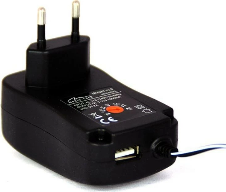 Universalni polnilec za tablice, Media‑Tech MT6267 V2, 12V, 1A, črn s 6 konektorji