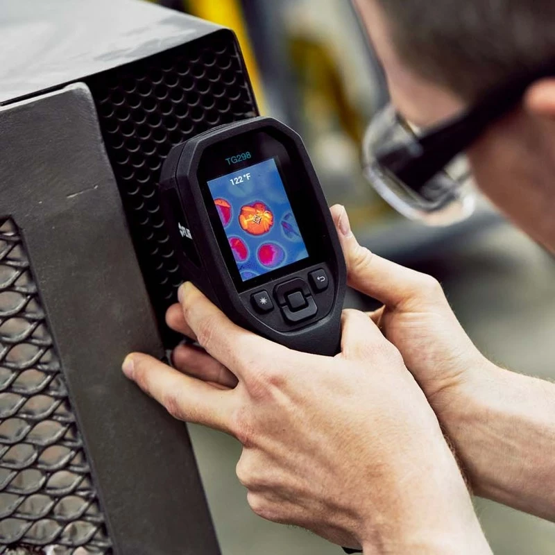 Termalna kamera FLIR TG298, LCD zaslon 2,4", 8 GB, črna