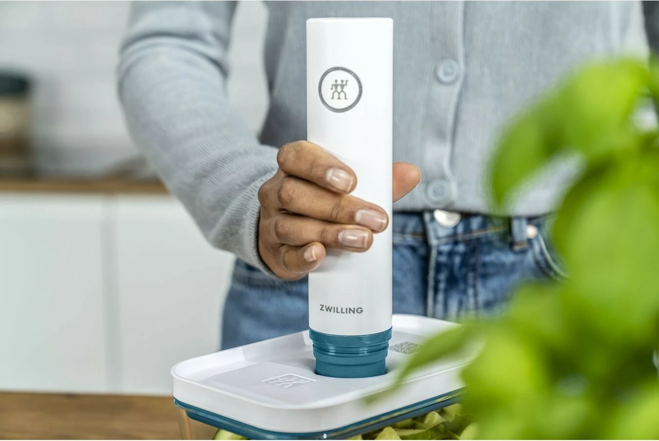 Vakumski aparat za živila Zwilling 36815-019-0, z vakum funkcijo, moder