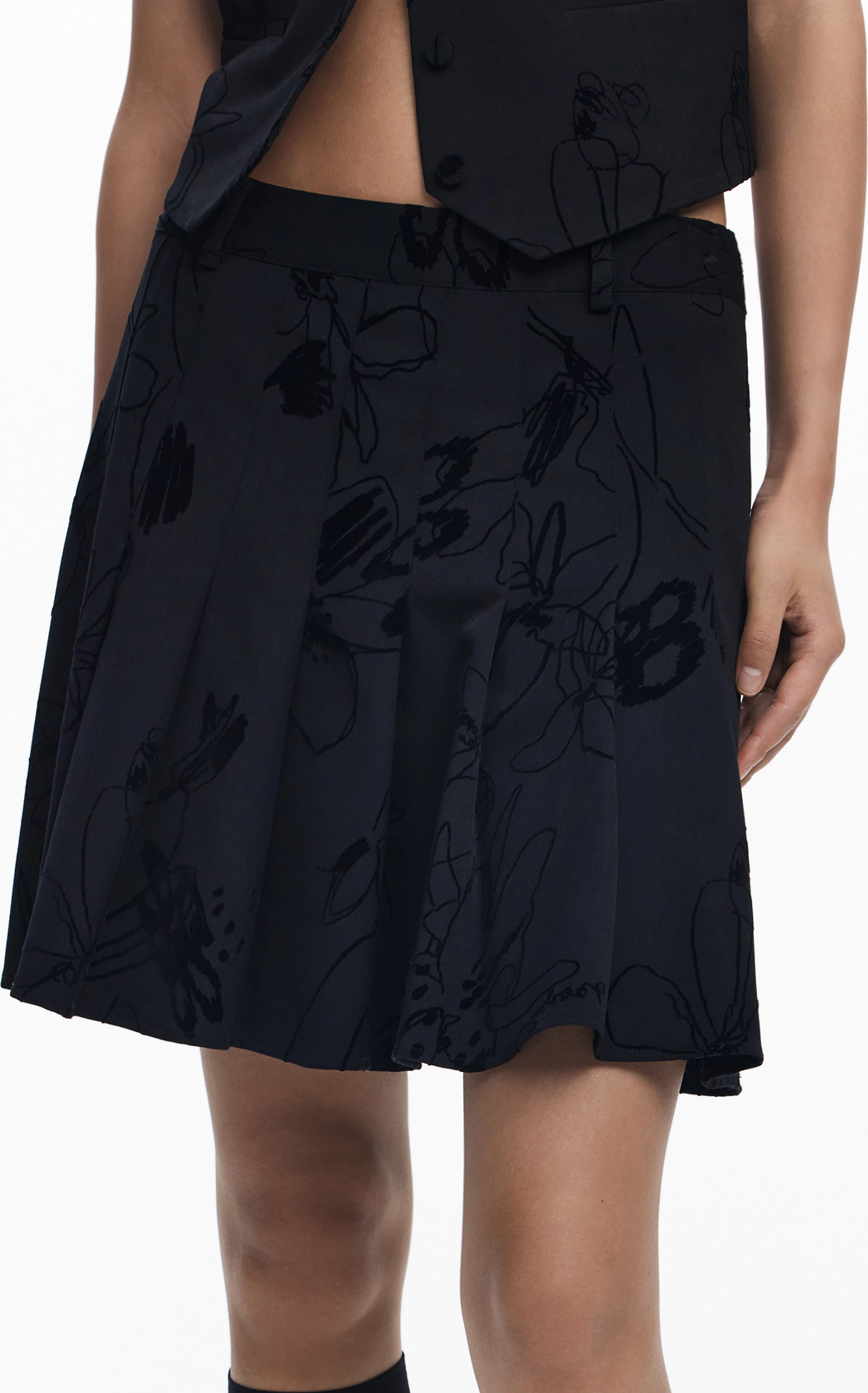 Kratko krilo za ženske DESIGUAL, črno