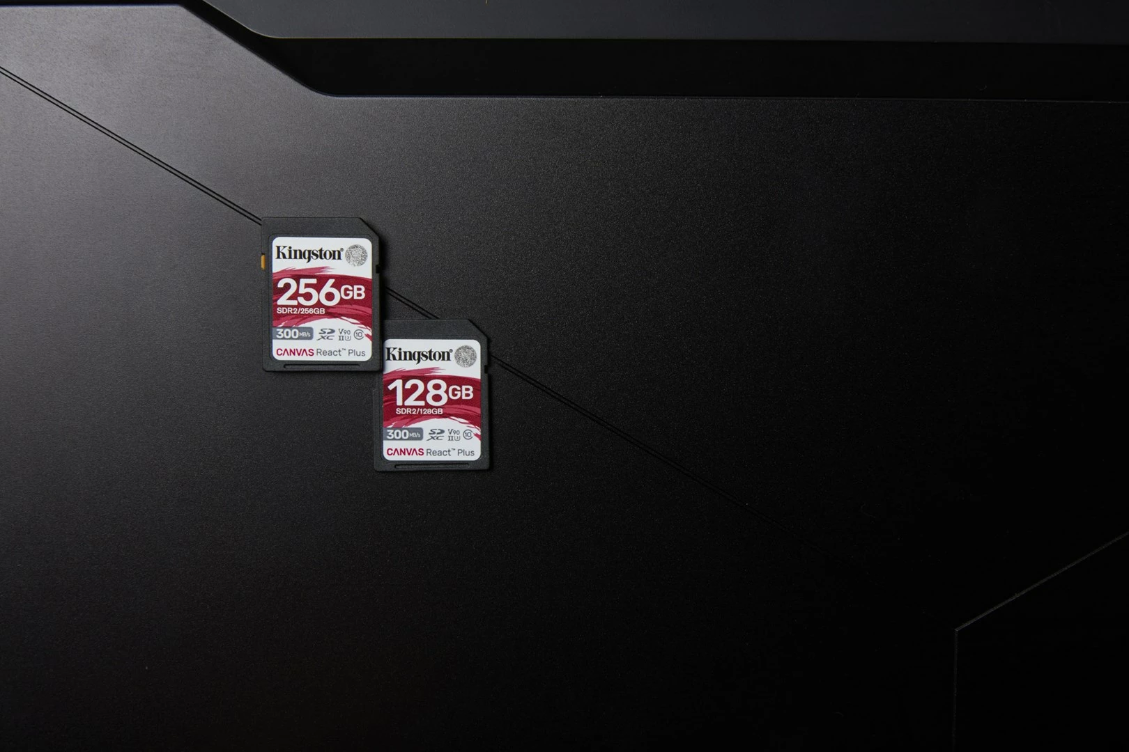 Spominska kartica Canvas React Plus Kingston 256GB SDXC UHS-II, črna