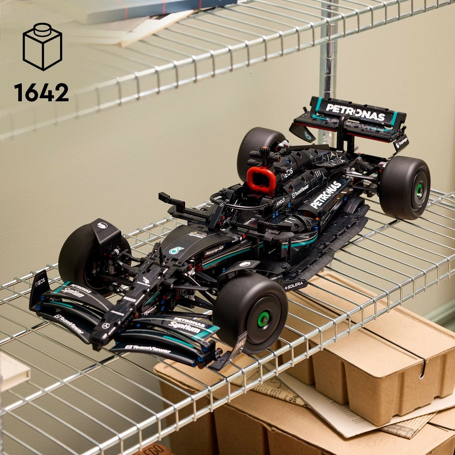 Set za sestavljanje Mercedes-AMG F1 W14 E Performance, 1.642 kosov