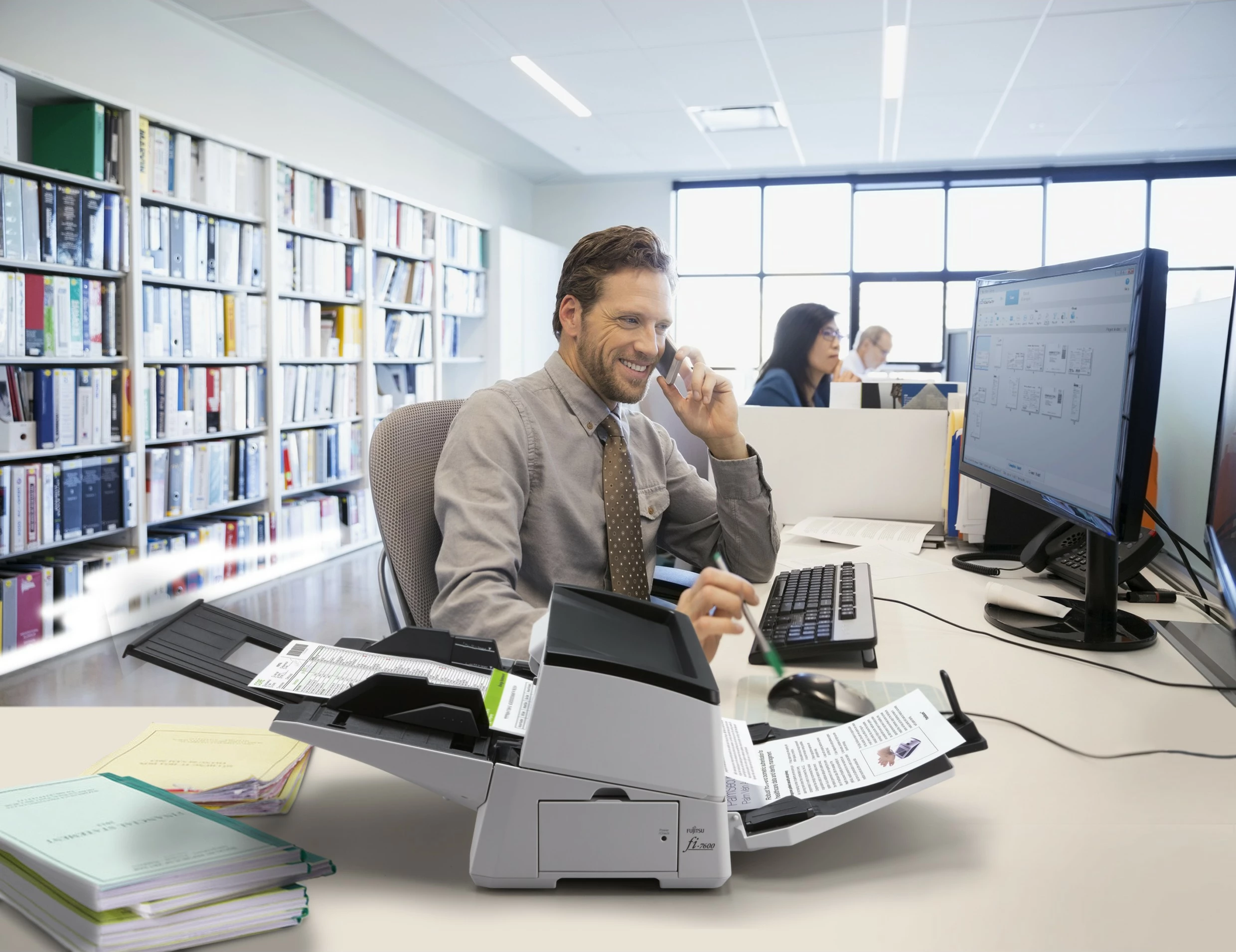 Skaner dokumentov z ADF za 300 listov Ricoh fi-7600, A3, bel/črn