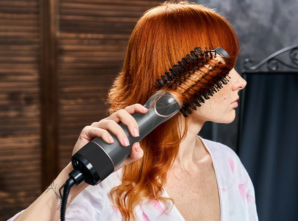 Krtača sušilnik in kodralnik Lafe Sleek & Shine Brush LAFLOK47460, 1200 W, 3 temperature, 2 hitrosti, ionizacija, Cool shot, črno/peščeno rožnata