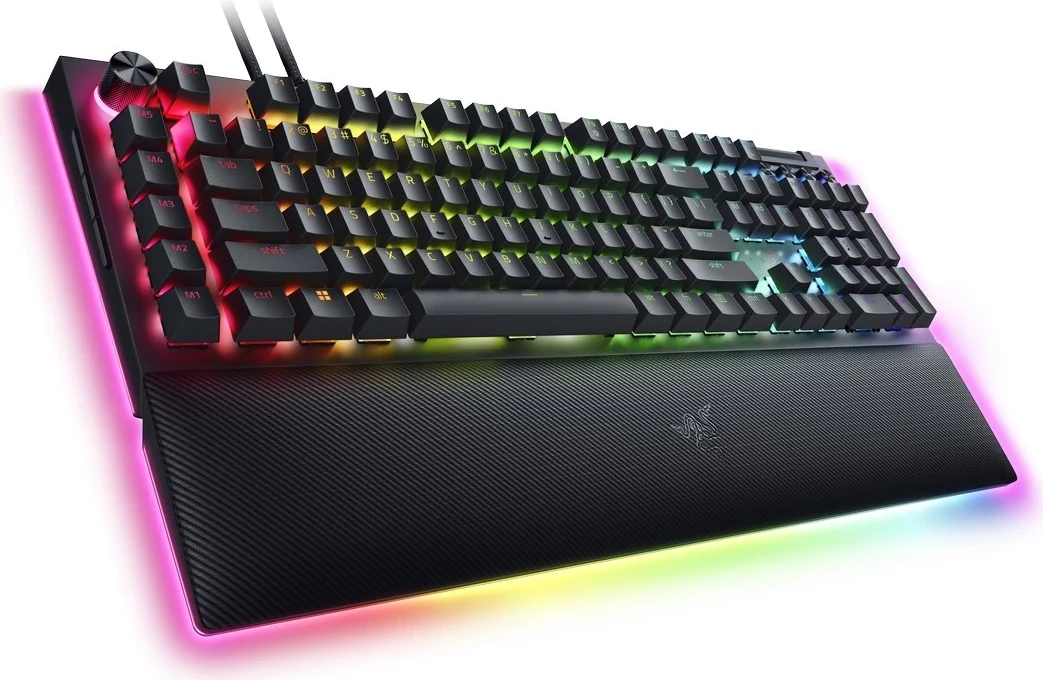 Mehanska tipkovnica z rumenimi stikali Razer BlackWidow V4 Pro, RGB