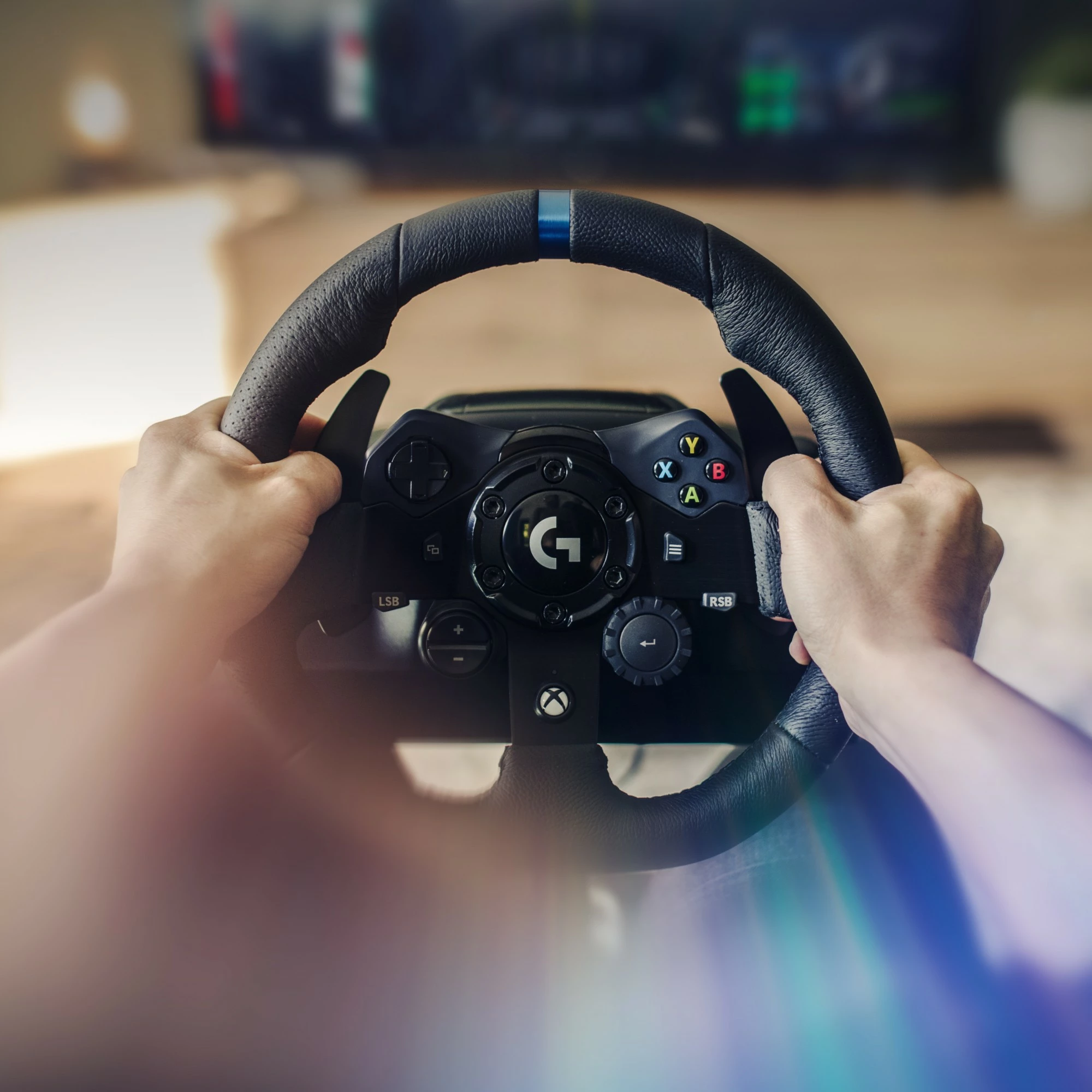Dirkalni volan in pedala Logitech G923 za Xbox X|S, Xbox One in PC, 900°, črn
