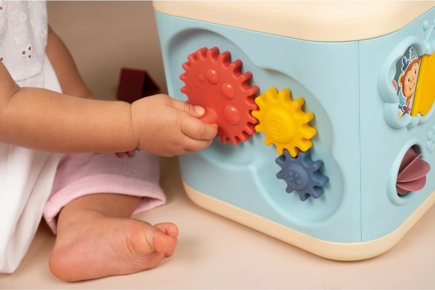 Izobraževalna igrača Smoby Little Cube, plastična, večbarvna