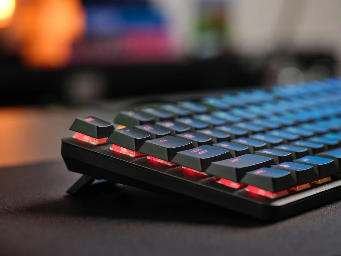 Mehanska igralna tipkovnica z RGB osvetlitvijo Trust GXT 866 TORIX, USB, QWERTY US International, črna