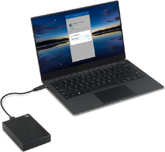 Zunanji trdi disk Seagate One Touch, 2 TB, USB 3.2 Gen 1, črn
