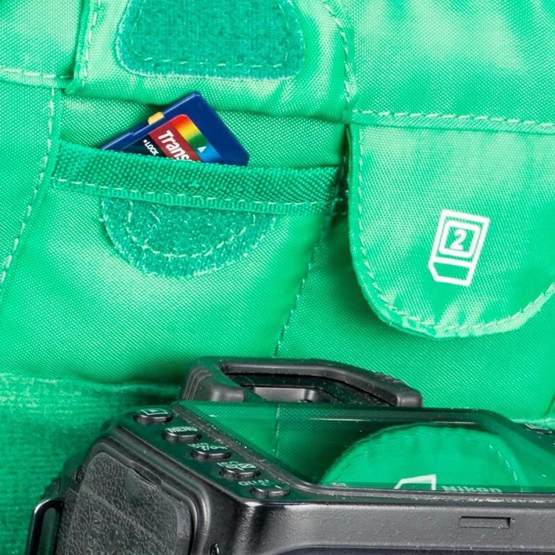 Torba za kamero Green Mantis RIVACASE 7420, 4 pregrade, črno/zelena