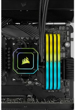 RAM pomnilnik Vengeance RGB Corsair 32GB (2x16GB) DDR4 3200 MHz, črn