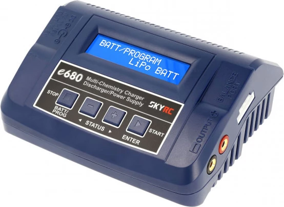Polnilec 80W 8A SkyRC e680, 1–6S LiPo/LiHV/LiFe/Li‑Ion, NiMH/NiCd, Pb, AC 100–240V / DC 11–18V, DC napajanje 13.8V