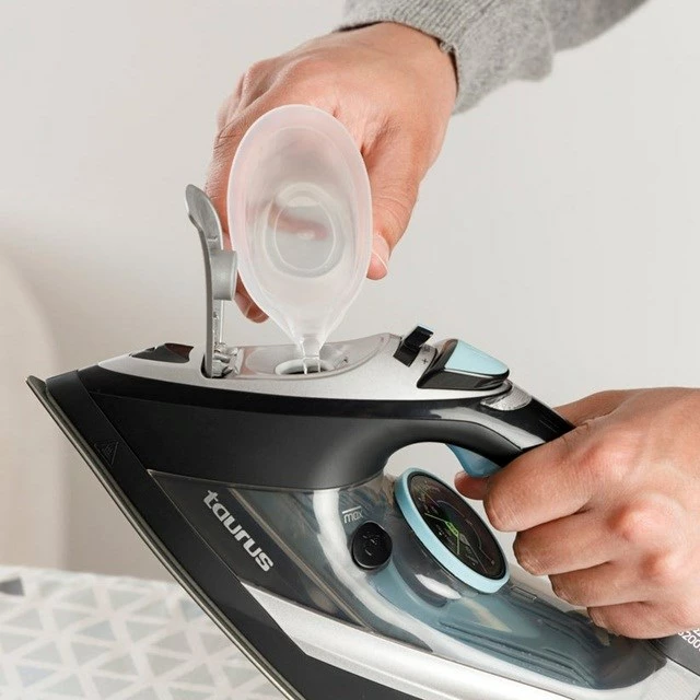 Parni likalnik Geyser Eco 3200 W, Taurus, črn/moder