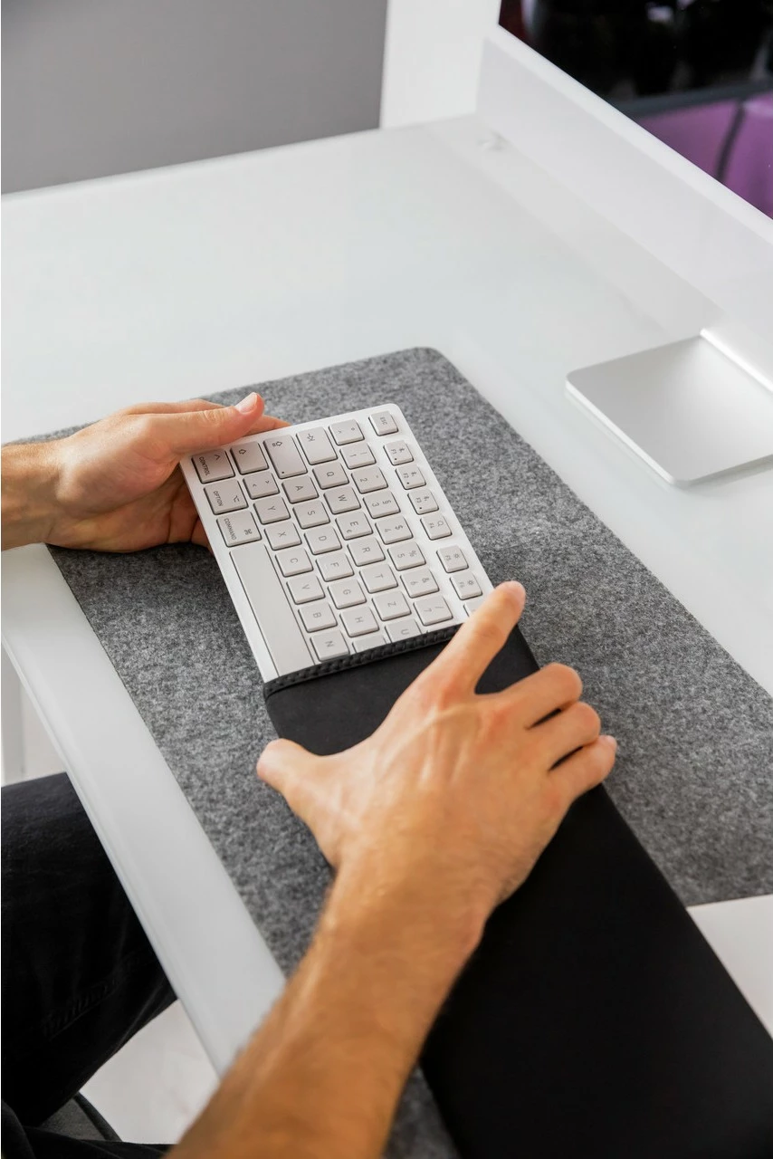 Kompaktna brezžična tipkovnica, Cherry KW 7100 MINI BT, 75%, Bluetooth, QWERTZ, bela