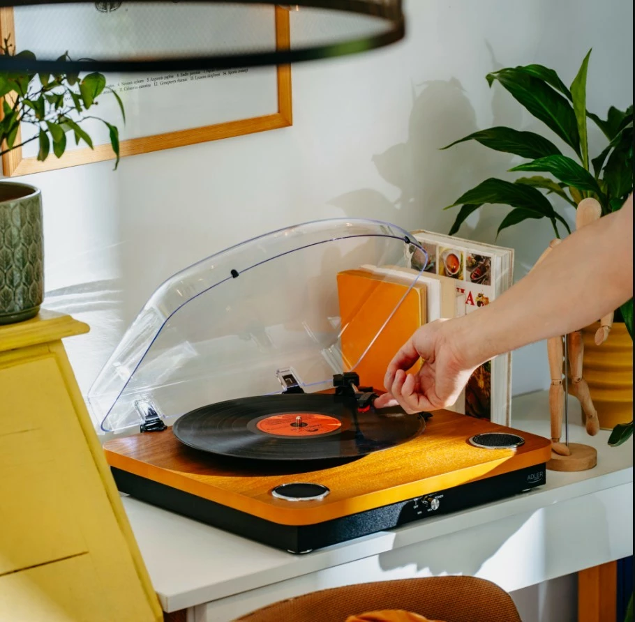 Gramofon Adler AD1914Wood, z Bluetooth, USB, lesene barve