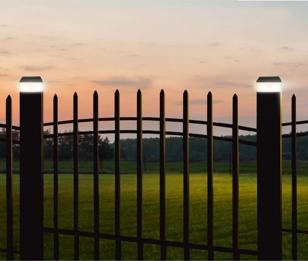 Solarna svetilka za steber ograje GreenBlue GB128 z senzorjem teme, črna