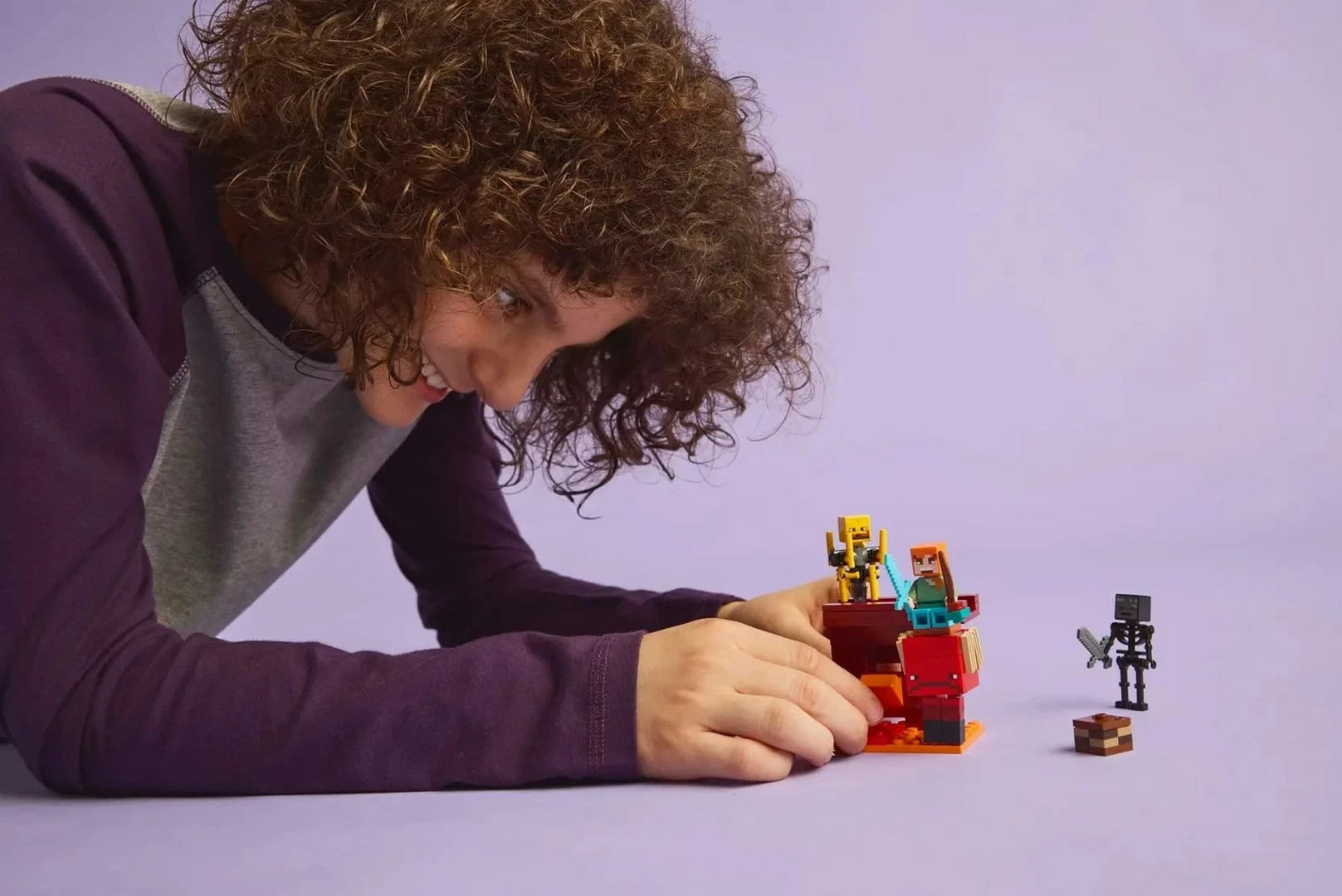 Igralni komplet Minecraft, LEGO 21266 The Nether Lava Battle