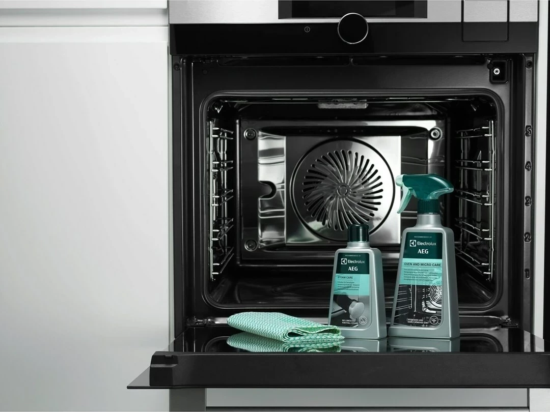 Sredstvo za čiščenje pečic/polnih kuhalnih plošč Electrolux M3OCS301, 500 ml, sivo