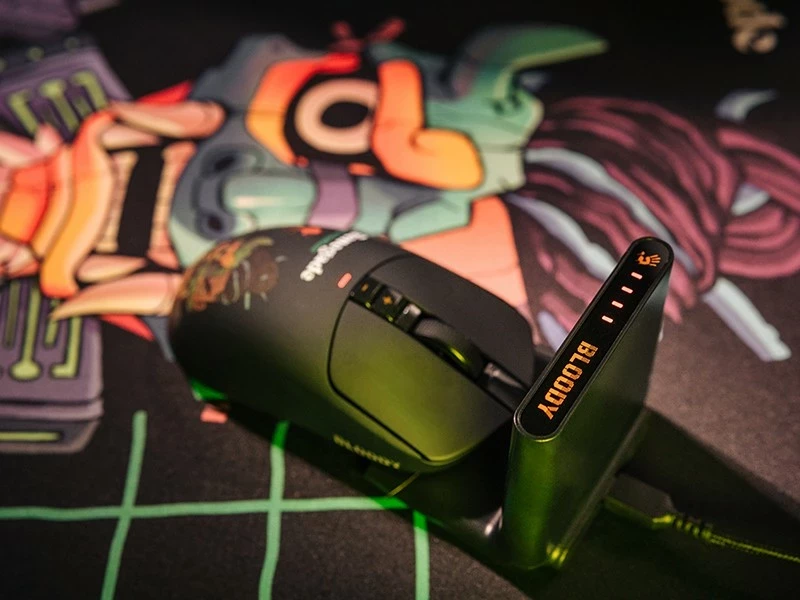 Brezžična miška A4-Tech Bloody R72 ULTRA DUO Renegade Midnight, RGB, črna