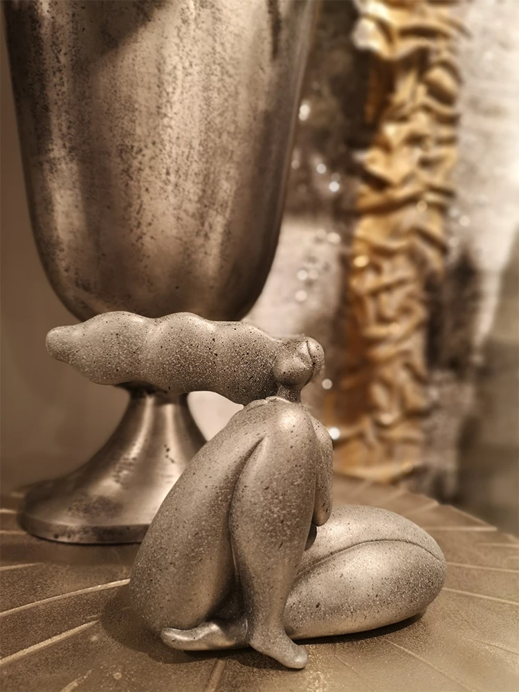 Dekorativna abstraktna figura CHEVEU SILVER 2, srebrna, 24x10x17 cm