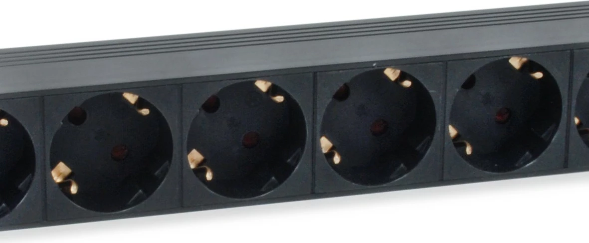 Porazdelnik napajanja (PDU) Equip, 8-vrat, C14, 1U, plastika, črn
