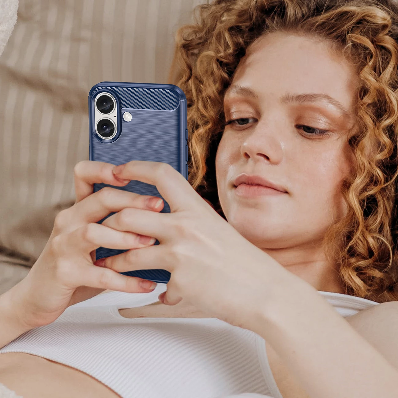 Ovitek za telefon Hurtel Carbon Case za iPhone 16 Plus, TPU, modra