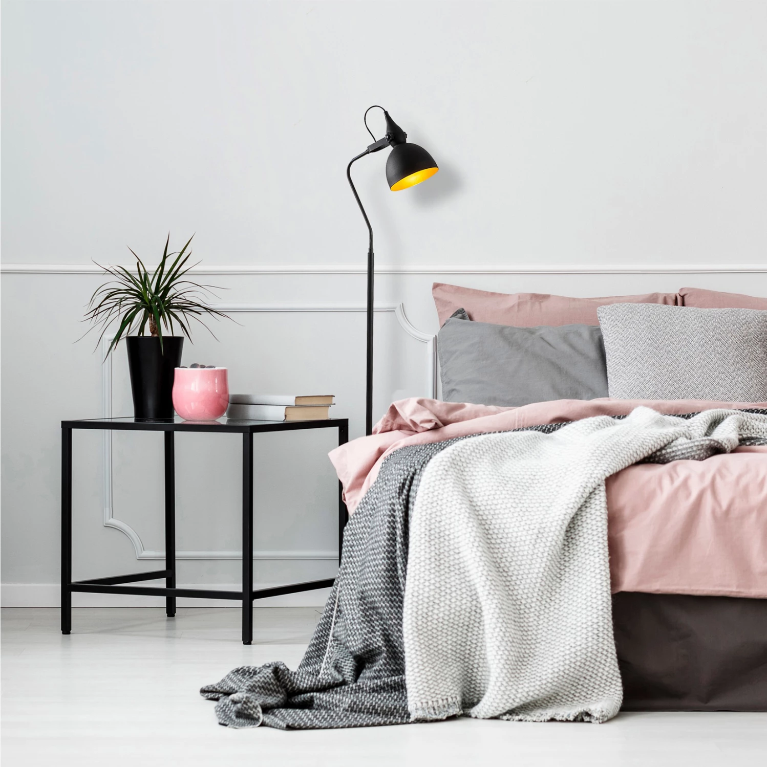 Stojna svetilka, črna FH7342 35x30x183 cm