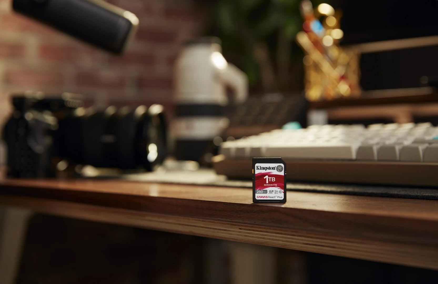 Kartica pomnilnika 1TB, SDXC UHS-II Kingston Canvas React Plus, črna