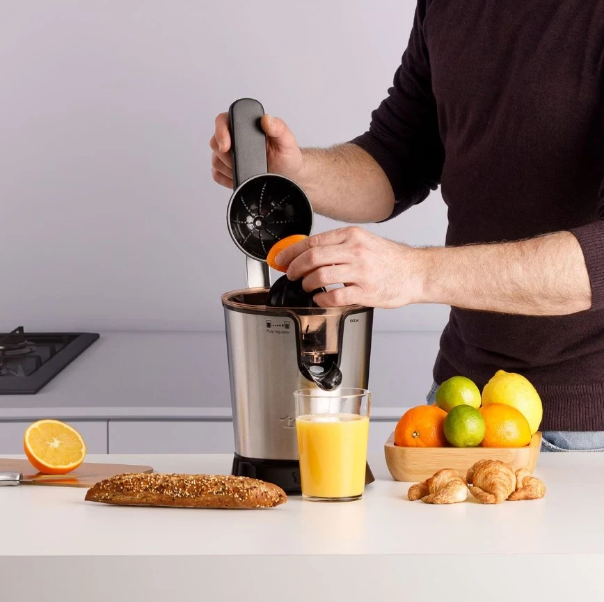 Sokovnik za agrume Taurus Easy Press 1000 Legend, črn