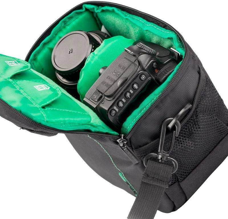Torba za kamero Green Mantis RIVACASE 7420, 4 pregrade, črno/zelena