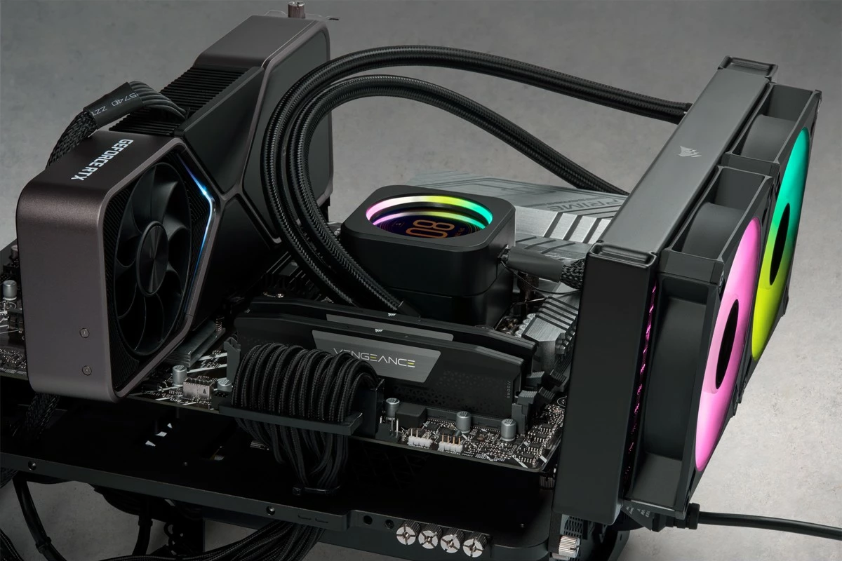 RAM pomnilnik Corsair Vengeance 64GB (2x32GB) DDR5 5600MHz CL40, črn