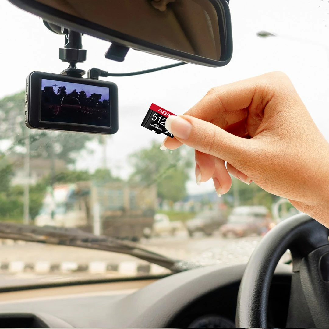 Pomnilniška kartica MicroSDXC 512 GB High Endurance ADATA, rdeča, z adapterjem